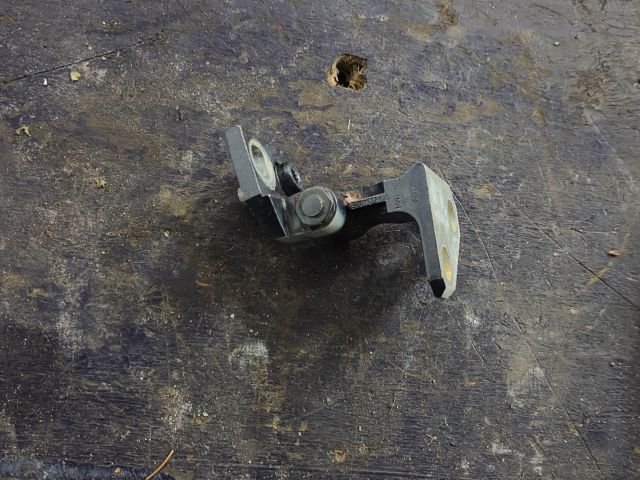 bontott VW GOLF VI Jobb első Felső Zsanér