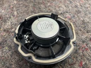 bontott VW GOLF VI Jobb első Hangszóró