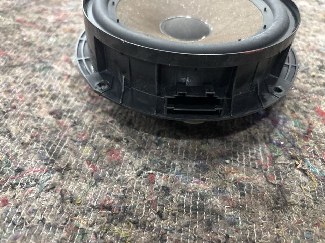bontott VW GOLF VI Jobb első Hangszóró