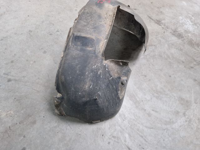 bontott VW GOLF VI Jobb első Hátsó Dobbetét (Kerékjárati, Műanyag)