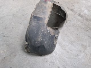 bontott VW GOLF VI Jobb első Hátsó Dobbetét (Kerékjárati, Műanyag)