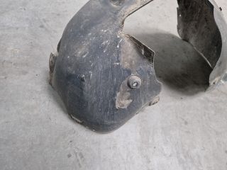 bontott VW GOLF VI Jobb első Hátsó Dobbetét (Kerékjárati, Műanyag)