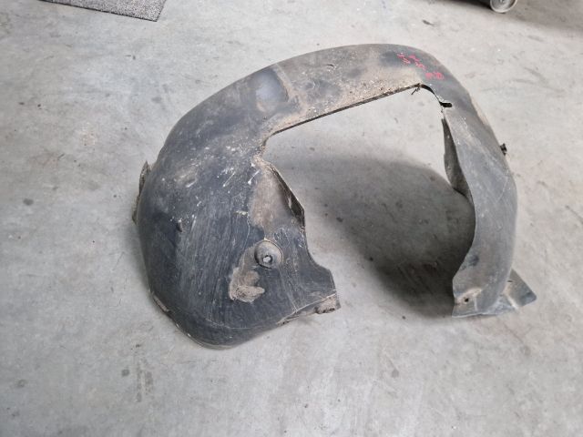 bontott VW GOLF VI Jobb első Hátsó Dobbetét (Kerékjárati, Műanyag)