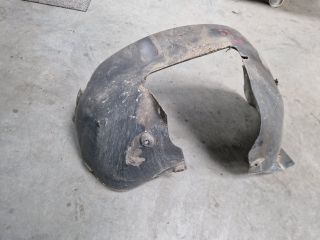 bontott VW GOLF VI Jobb első Hátsó Dobbetét (Kerékjárati, Műanyag)