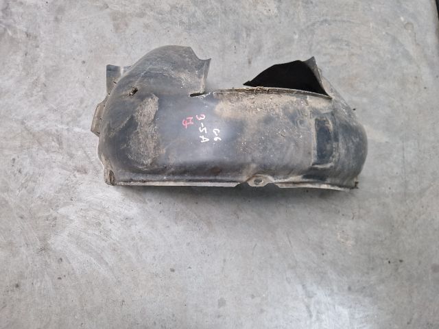 bontott VW GOLF VI Jobb első Hátsó Dobbetét (Kerékjárati, Műanyag)