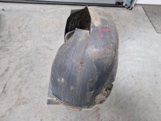 bontott VW GOLF VI Jobb első Hátsó Dobbetét (Kerékjárati, Műanyag)