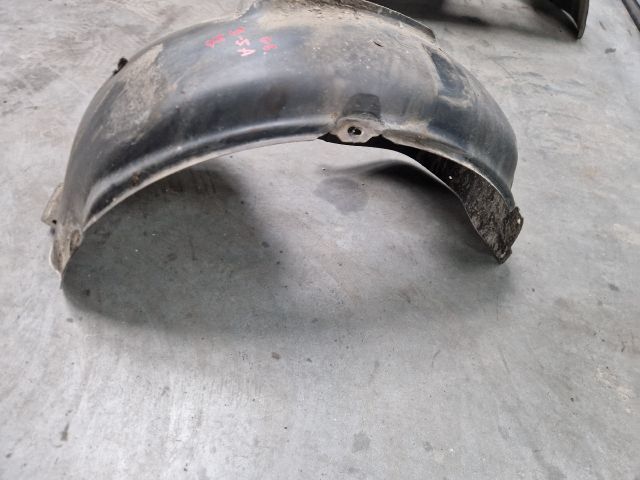 bontott VW GOLF VI Jobb első Hátsó Dobbetét (Kerékjárati, Műanyag)