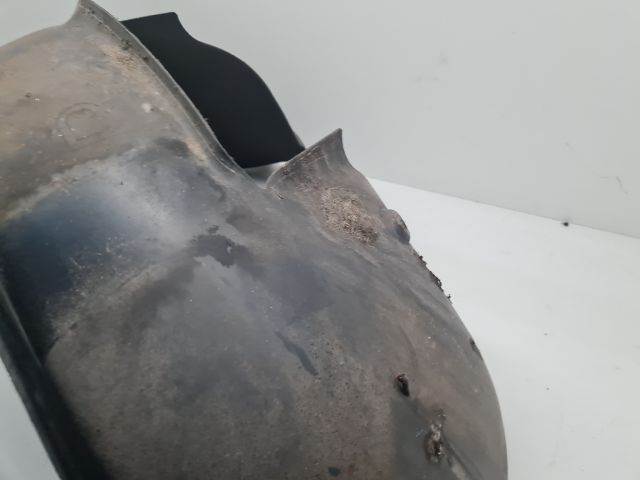 bontott VW GOLF VI Jobb első Hátsó Dobbetét (Kerékjárati, Műanyag)