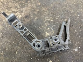 bontott VW GOLF VI Jobb első Oldal Lökhárító Tartó (Műanyag)