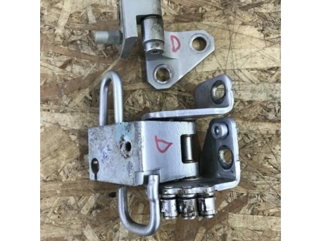 bontott VW GOLF VI Jobb első Zsanér