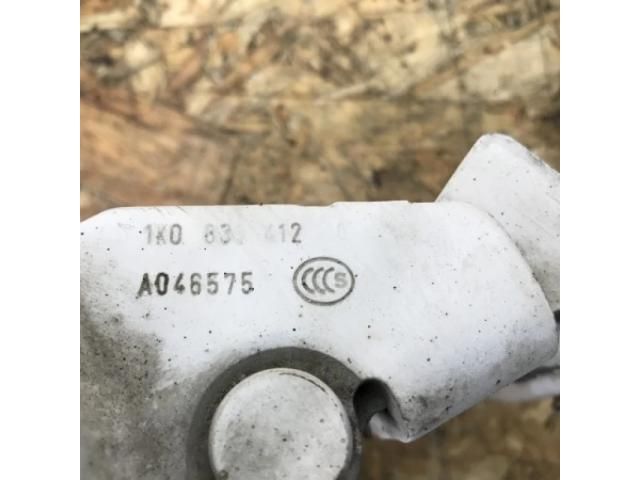 bontott VW GOLF VI Jobb első Zsanér