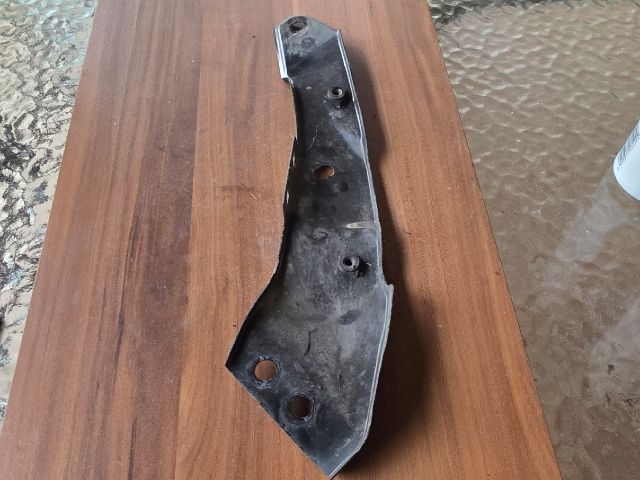 bontott VW GOLF VI Jobb Fényszóró Lámpakeret