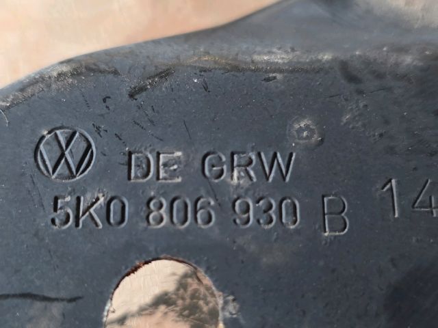 bontott VW GOLF VI Jobb Fényszóró Lámpakeret