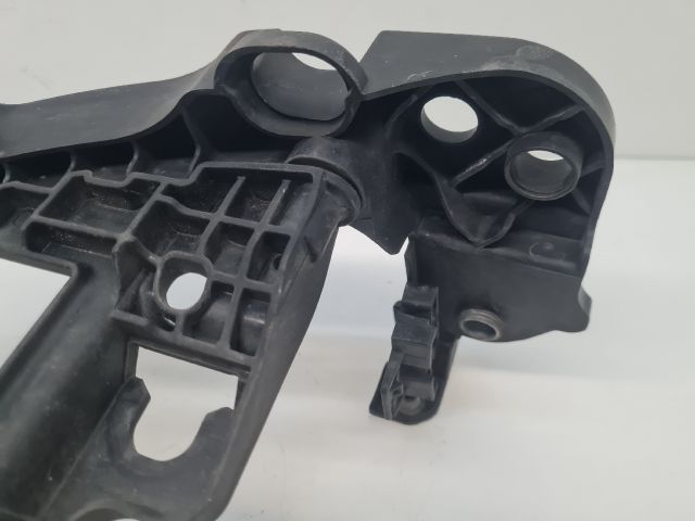 bontott VW GOLF VI Jobb Fényszóró Tartó