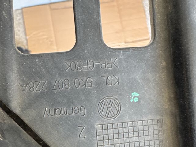 bontott VW GOLF VI Jobb Fényszóró Tartó