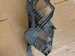 bontott VW GOLF VI Jobb Fényszóró Tartó