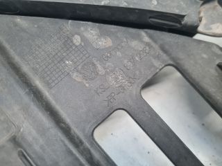 bontott VW GOLF VI Jobb Fényszóró Tartó