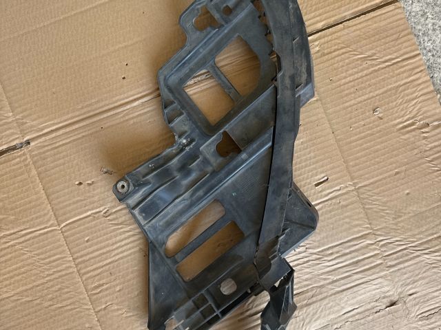 bontott VW GOLF VI Jobb Fényszóró Tartó