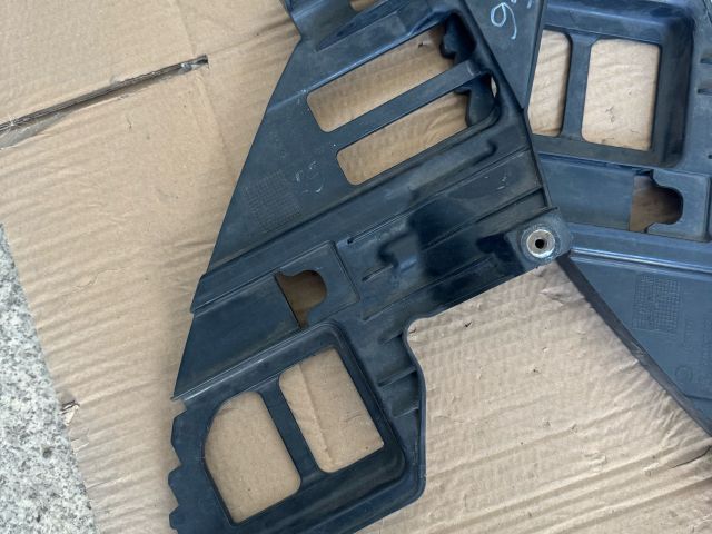 bontott VW GOLF VI Jobb Fényszóró Tartó