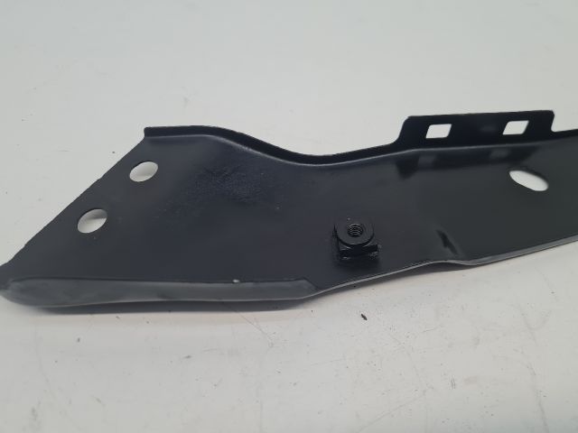 bontott VW GOLF VI Jobb Fényszóró Tartó