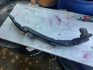 bontott VW GOLF VI Jobb Fényszóró Tartó