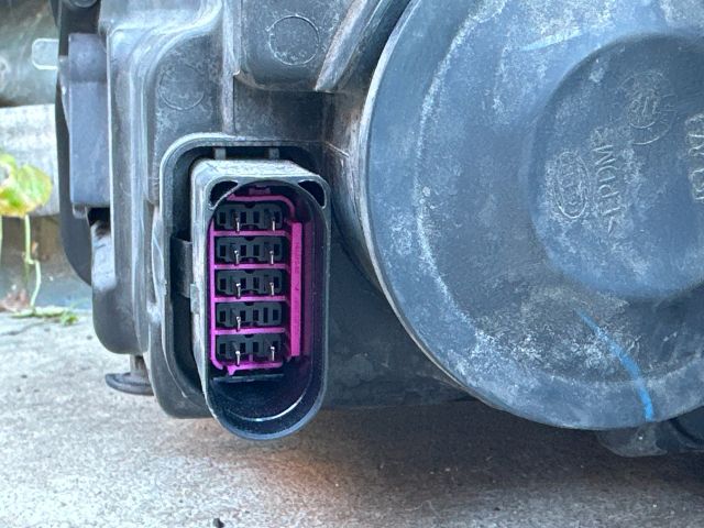 bontott VW GOLF VI Jobb Fényszóró