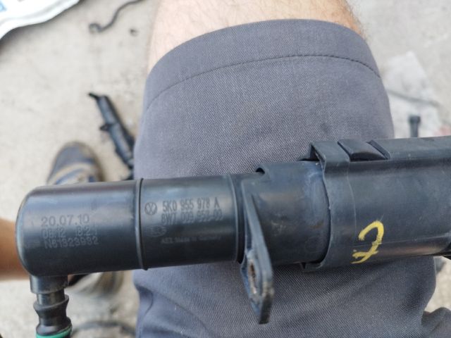 bontott VW GOLF VI Jobb Fényszórómosó Fúvóka