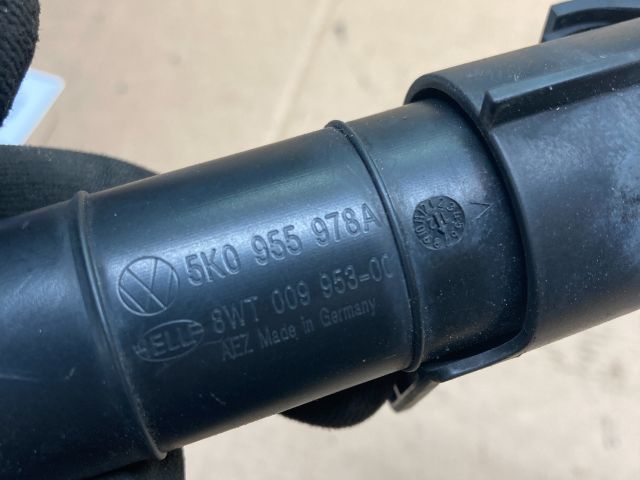 bontott VW GOLF VI Jobb Fényszórómosó Fúvóka