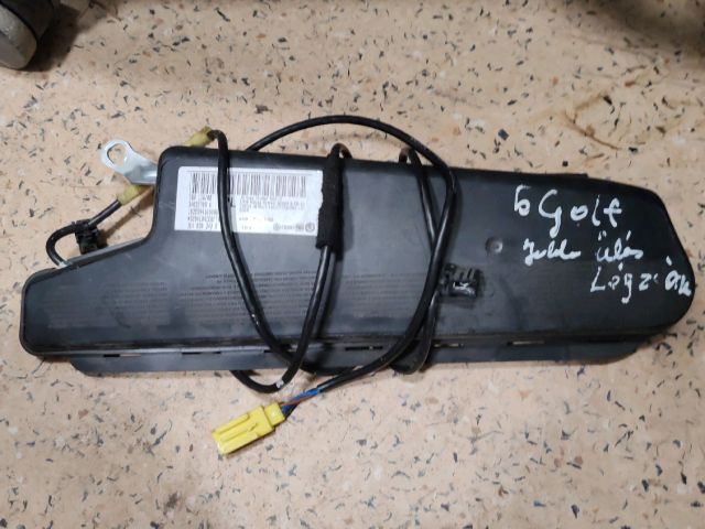 bontott VW GOLF VI Jobb Függönylégzsák és Oldallégzsák