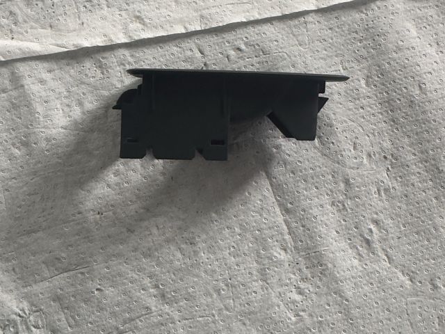 bontott VW GOLF VI Jobb hátsó Ablakemelő Kapcsoló Keret