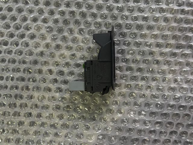 bontott VW GOLF VI Jobb hátsó Ablakemelő Kapcsoló