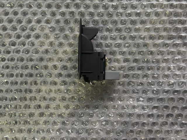 bontott VW GOLF VI Jobb hátsó Ablakemelő Kapcsoló