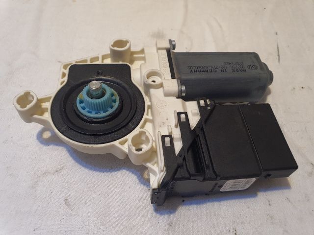 bontott VW GOLF VI Jobb hátsó Ablakemelő Motor