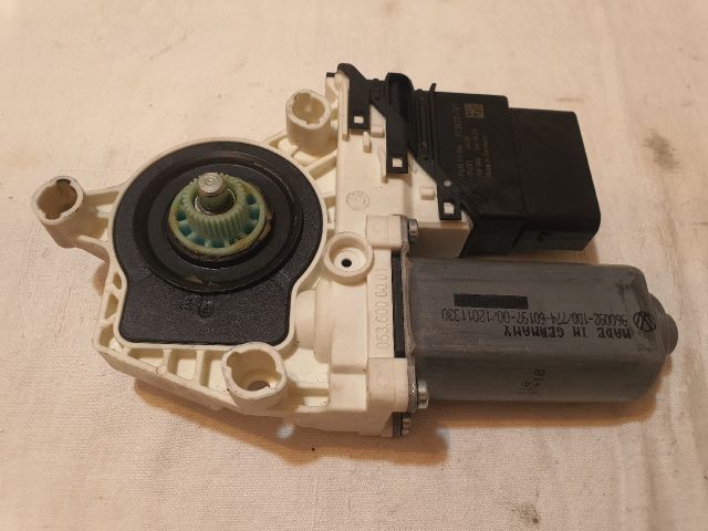bontott VW GOLF VI Jobb hátsó Ablakemelő Motor