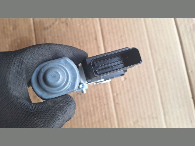 bontott VW GOLF VI Jobb hátsó Ablakemelő Motor