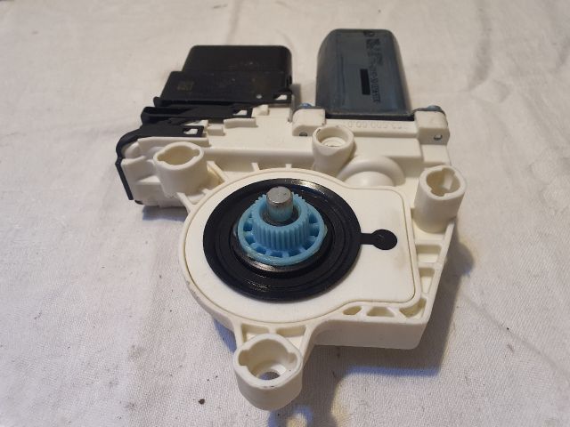 bontott VW GOLF VI Jobb hátsó Ablakemelő Motor
