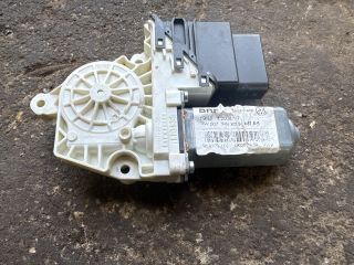 bontott VW GOLF VI Jobb hátsó Ablakemelő Motor