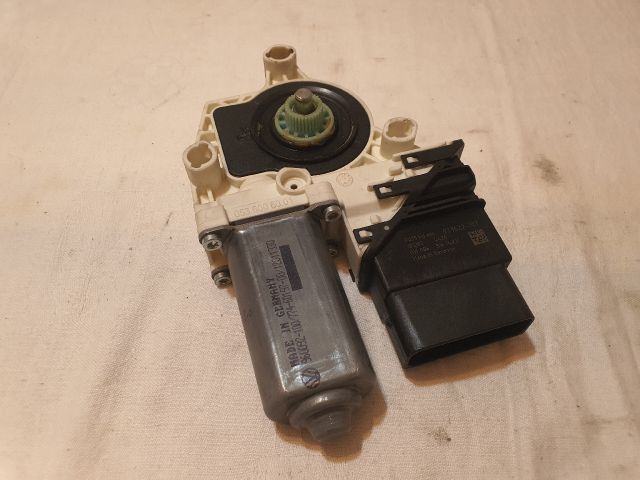 bontott VW GOLF VI Jobb hátsó Ablakemelő Motor