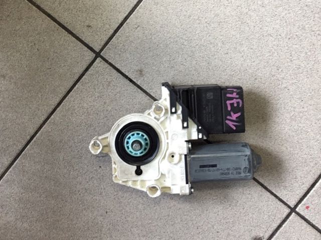 bontott VW GOLF VI Jobb hátsó Ablakemelő Motor