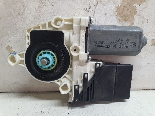 bontott VW GOLF VI Jobb hátsó Ablakemelő Motor