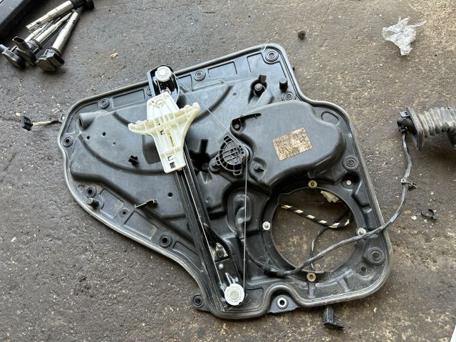 bontott VW GOLF VI Jobb hátsó Ablakemelő Szerkezet (Elektromos)