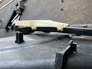 bontott VW GOLF VI Jobb hátsó Ablakemelő Szerkezet (Elektromos)