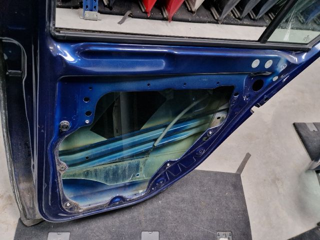 bontott VW GOLF VI Jobb hátsó Ajtó (Részeivel)