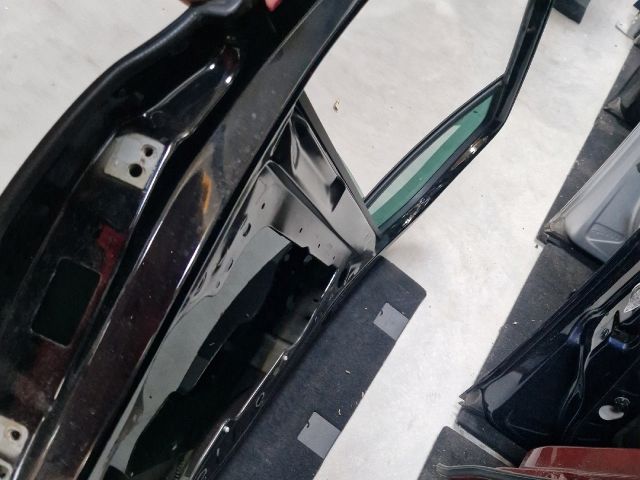 bontott VW GOLF VI Jobb hátsó Ajtó (Részeivel)