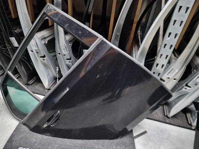 bontott VW GOLF VI Jobb hátsó Ajtó (Részeivel)