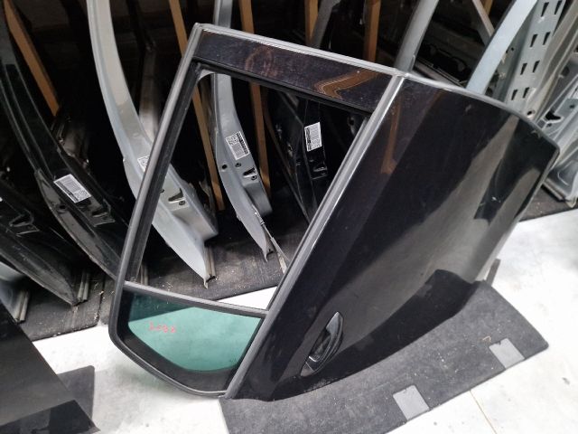 bontott VW GOLF VI Jobb hátsó Ajtó (Részeivel)