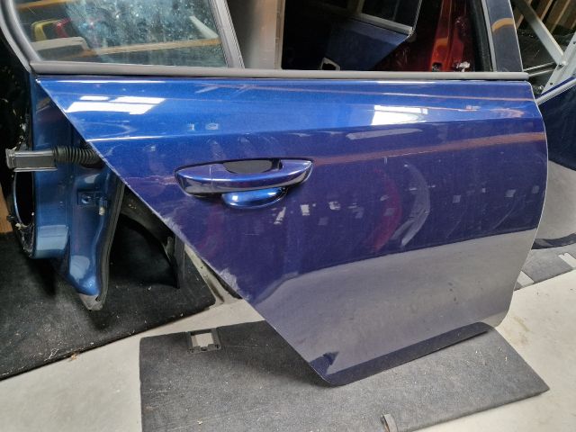 bontott VW GOLF VI Jobb hátsó Ajtó (Részeivel)