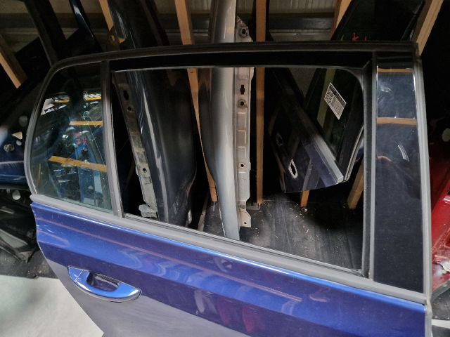 bontott VW GOLF VI Jobb hátsó Ajtó (Részeivel)