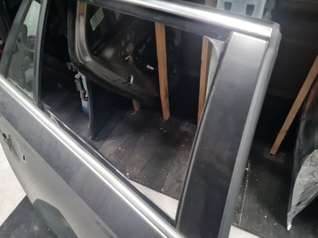 bontott VW GOLF VI Jobb hátsó Ajtó (Részeivel)