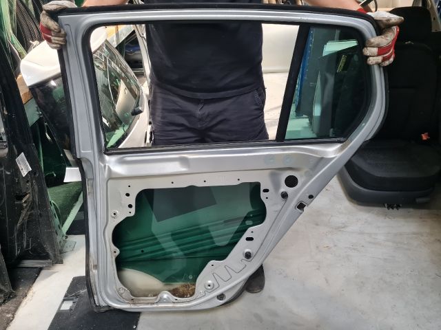 bontott VW GOLF VI Jobb hátsó Ajtó (Részeivel)